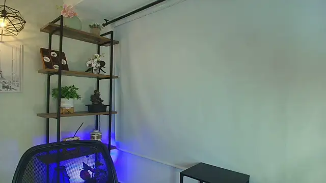 Sassy--Girl online show from April 10, 2026, 6:37 pm