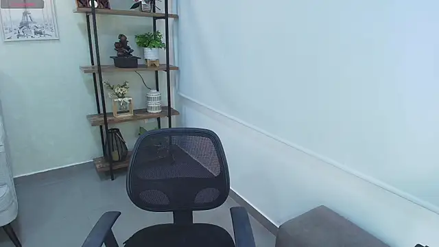 Sassy--Girl online show from April 14, 2026, 6:13 pm