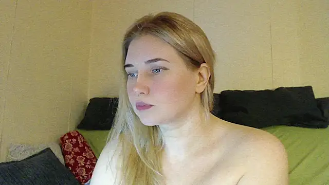 mmmPinUpGirl online show from October 29, 2025, 5:56 pm