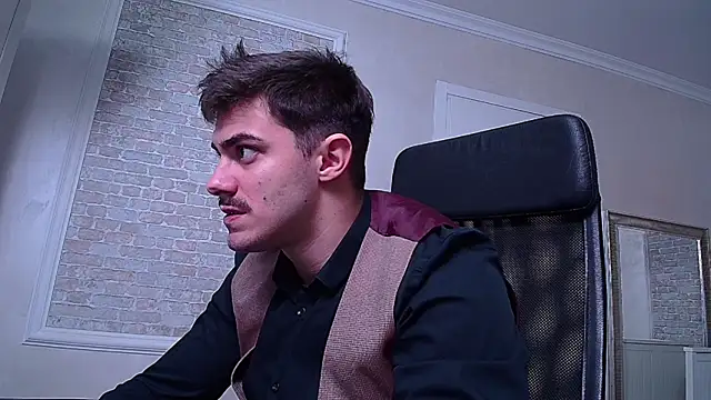 Snapshot of WilsonJules chatting on January 17, 2025, 5:19 pm WilsonJules online show from January 17, 2025, 5:19 pm