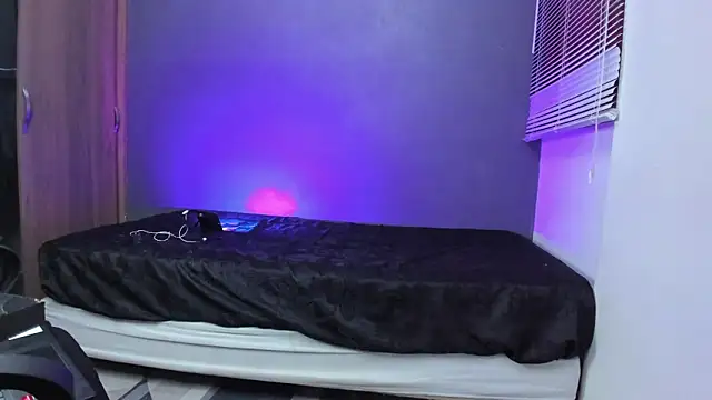 Snapshot of Funny_room chatting on April 2, 2026, 11:22 pm Funny room online show from April 2, 2026, 11:22 pm