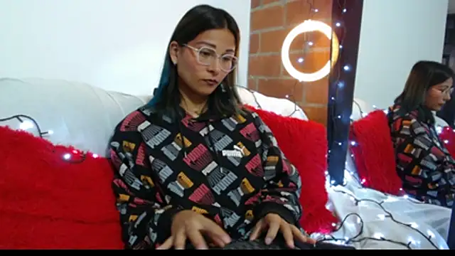Sofynix online show from July 30, 2026, 5:01 pm