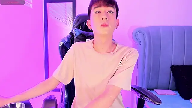 Chris boy  online show from April 2, 2026, 7:37 am