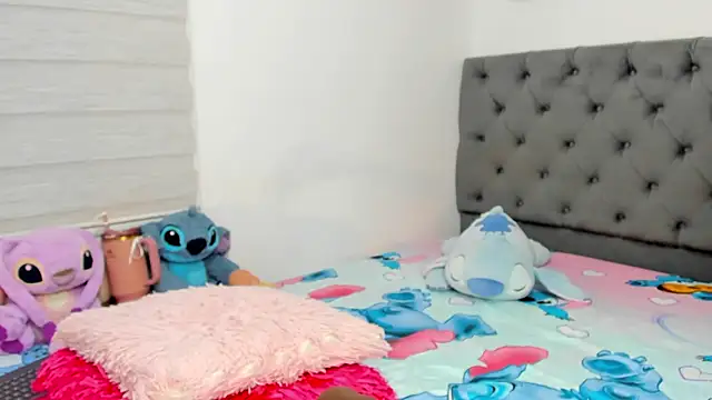 Elizabeth 18  online show from November 2, 2025, 4:39 am