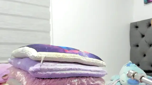 Elizabeth 18  online show from March 21, 2026, 3:19 am