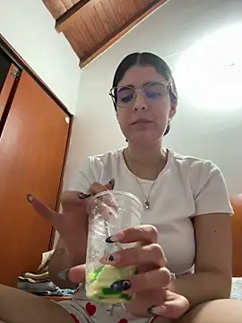  Niah  online show from February 7, 2026, 2:08 am