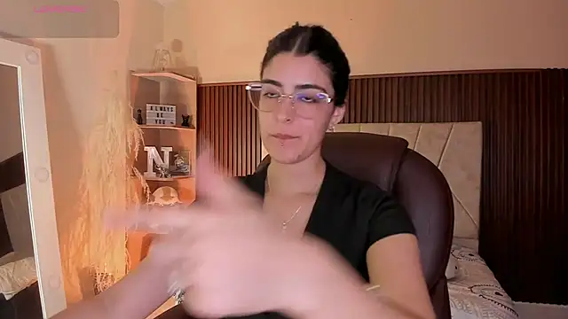  Niah  online show from October 14, 2025, 8:09 pm