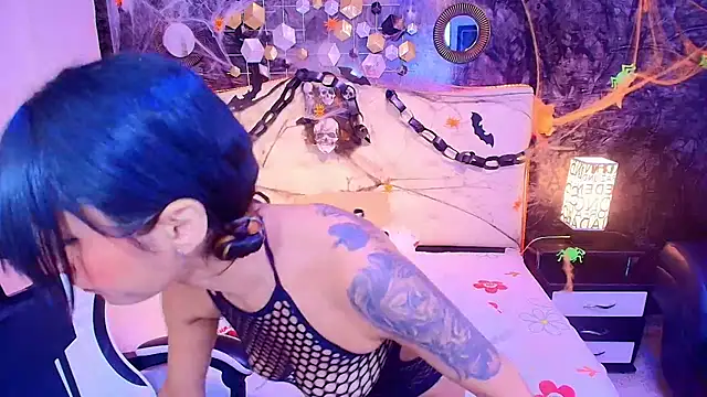 Snapshot of tamara_colliins_ chatting on October 28, 2025, 10:47 am tamara colliins online show from October 28, 2025, 10:47 am