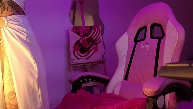 goddess vee  online show from February 4, 2026, 8:59 pm