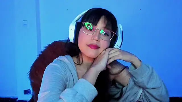 Little Lisy online show from December 3, 2025, 4:13 am