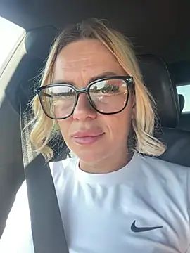 sweetdaiana23 online show from May 26, 2026, 1:09 pm