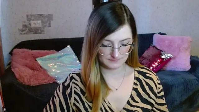 Arielsssplash online show from November 20, 2025, 7:53 am