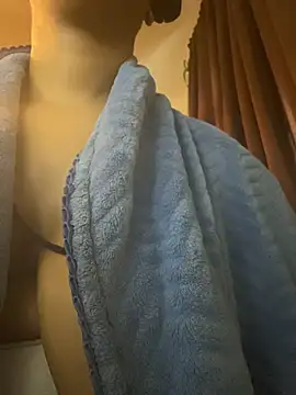 nickytheehawtie online show from March 18, 2026, 2:08 pm