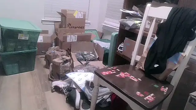 Snapshot of texansn chatting on February 18, 2026, 2:42 am texansn online show from February 18, 2026, 2:42 am