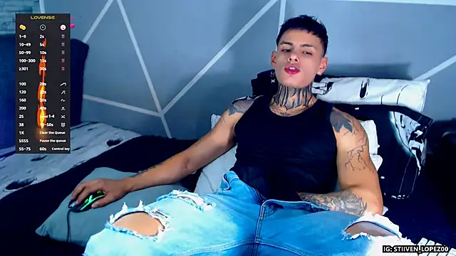 danilohot 19 online show from October 31, 2025, 5:15 am