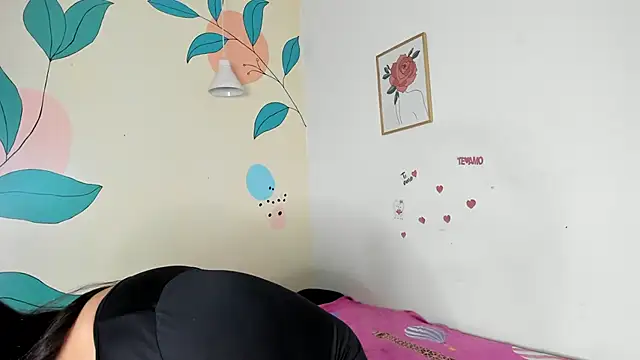 Alondra zaaens online show from March 4, 2025, 6:50 pm