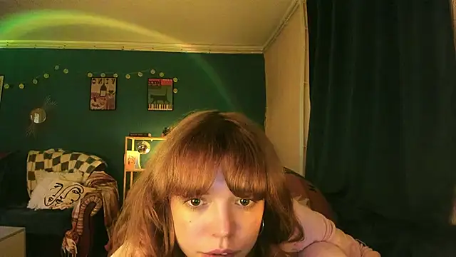 ClancyMorissey online show from October 13, 2025, 6:42 pm