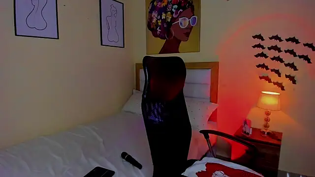 AitanaBrown  online show from October 29, 2025, 10:20 pm