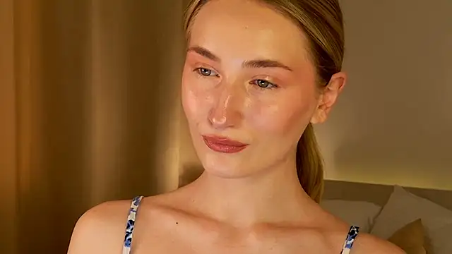 bella  rose online show from March 15, 2026, 10:00 am