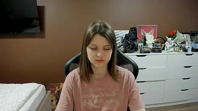Snapshot of SoniNesti chatting on May 13, 2026, 3:30 pm SoniNesti online show from May 13, 2026, 3:30 pm