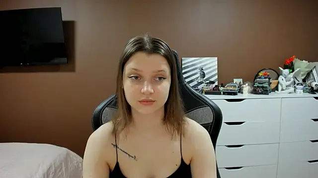 SoniNesti online show from March 11, 2026, 2:33 pm