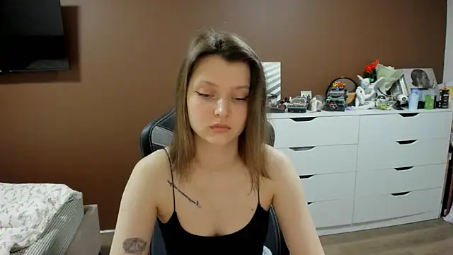 SoniNesti online show from April 4, 2026, 2:45 pm