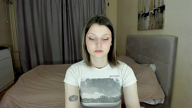 SoniNesti online show from October 15, 2025, 2:58 pm