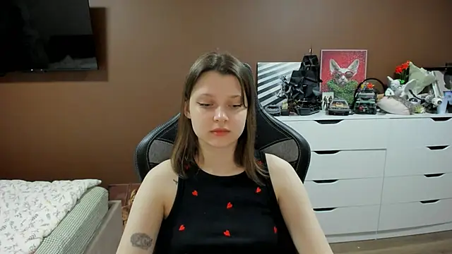 Snapshot of SoniNesti chatting on May 2, 2026, 2:44 pm SoniNesti online show from May 2, 2026, 2:44 pm