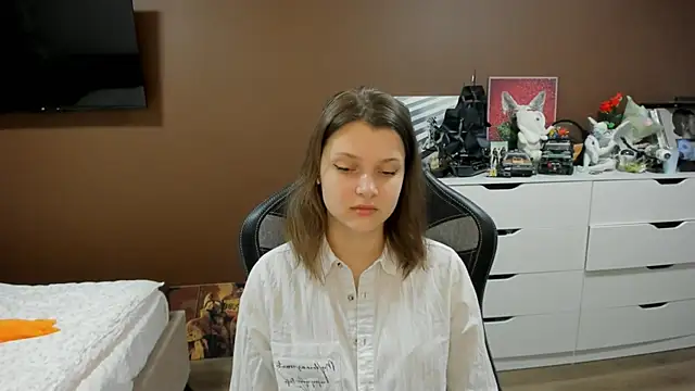 Snapshot of SoniNesti chatting on May 12, 2026, 3:29 pm SoniNesti online show from May 12, 2026, 3:29 pm
