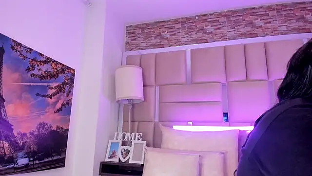 Snapshot of ShaniaBrownn chatting on February 4, 2026, 8:15 pm ShaniaBrownn online show from February 4, 2026, 8:15 pm