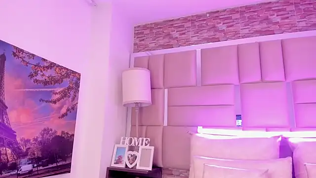 Snapshot of ShaniaBrownn chatting on March 3, 2026, 7:43 pm ShaniaBrownn online show from March 3, 2026, 7:43 pm