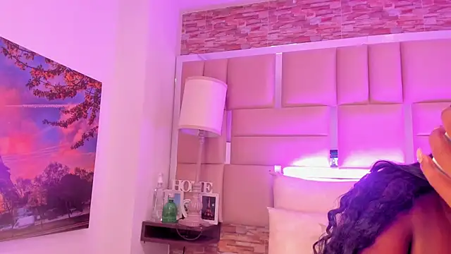 Snapshot of ShaniaBrownn chatting on November 21, 2025, 7:57 pm ShaniaBrownn online show from November 21, 2025, 7:57 pm