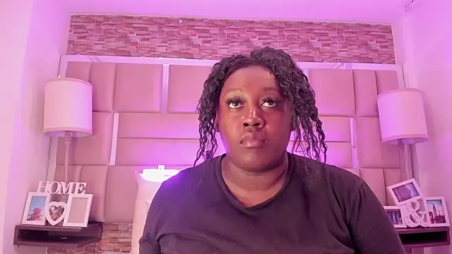 Snapshot of ShaniaBrownn chatting on February 21, 2026, 7:38 pm ShaniaBrownn online show from February 21, 2026, 7:38 pm