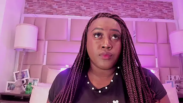 ShaniaBrownn online show from March 31, 2026, 7:49 pm