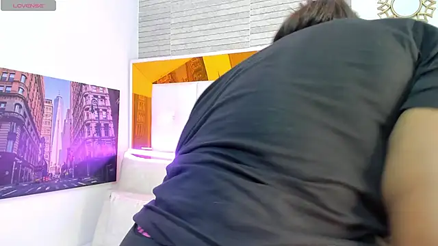 Snapshot of ShaniaBrownn chatting on October 24, 2025, 7:57 pm ShaniaBrownn online show from October 24, 2025, 7:57 pm