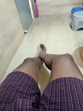 Snapshot of mkmony chatting on October 29, 2025, 10:25 am mkmony online show from October 29, 2025, 10:25 am