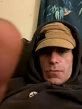 nineinch00 online show from November 26, 2025, 6:57 am