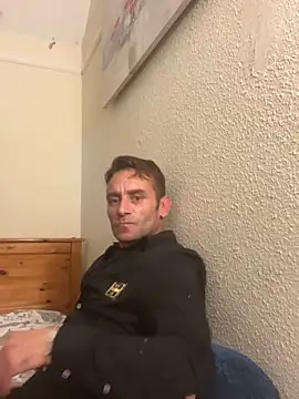 nineinch00 online show from October 15, 2025, 8:39 pm