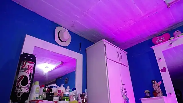 Snapshot of Lunahoney1 chatting on October 16, 2025, 2:58 pm Lunahoney1 online show from October 16, 2025, 2:58 pm