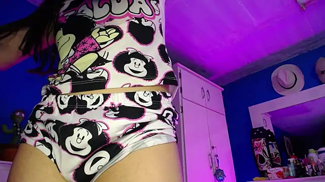 Snapshot of Lunahoney1 chatting on October 21, 2025, 7:24 pm Lunahoney1 online show from October 21, 2025, 7:24 pm