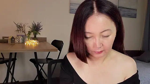 AvroraSakura online show from September 15, 2025, 1:44 pm