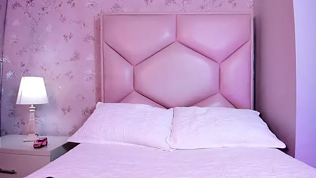 ambar sullivan online show from December 3, 2025, 11:31 am