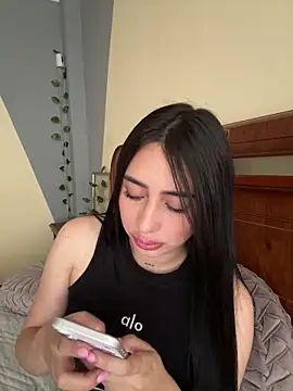 isabella jade online show from October 21, 2025, 1:21 pm