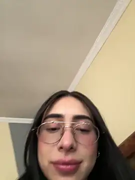 isabella jade online show from September 12, 2025, 1:11 pm