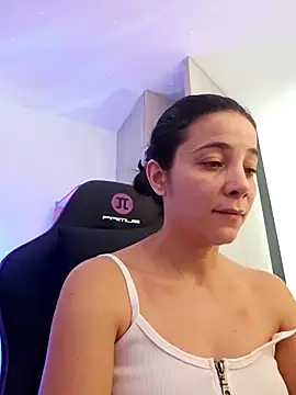 miaeyes online show from January 21, 2025, 1:21 pm