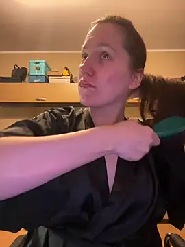 Nicole-Ray online show from March 22, 2025, 12:06 am