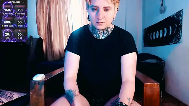 Marieblueeyes online show from November 25, 2025, 1:55 pm