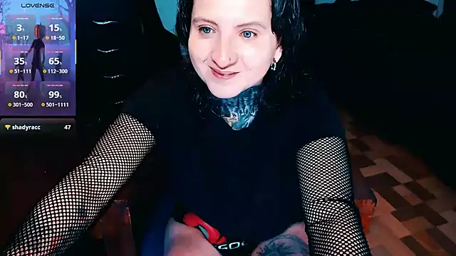 Marieblueeyes online show from October 17, 2025, 11:23 am