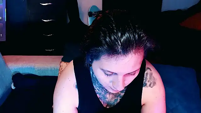 Marieblueeyes online show from October 7, 2025, 5:08 am