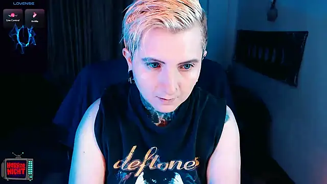 Marieblueeyes online show from December 18, 2025, 12:27 am